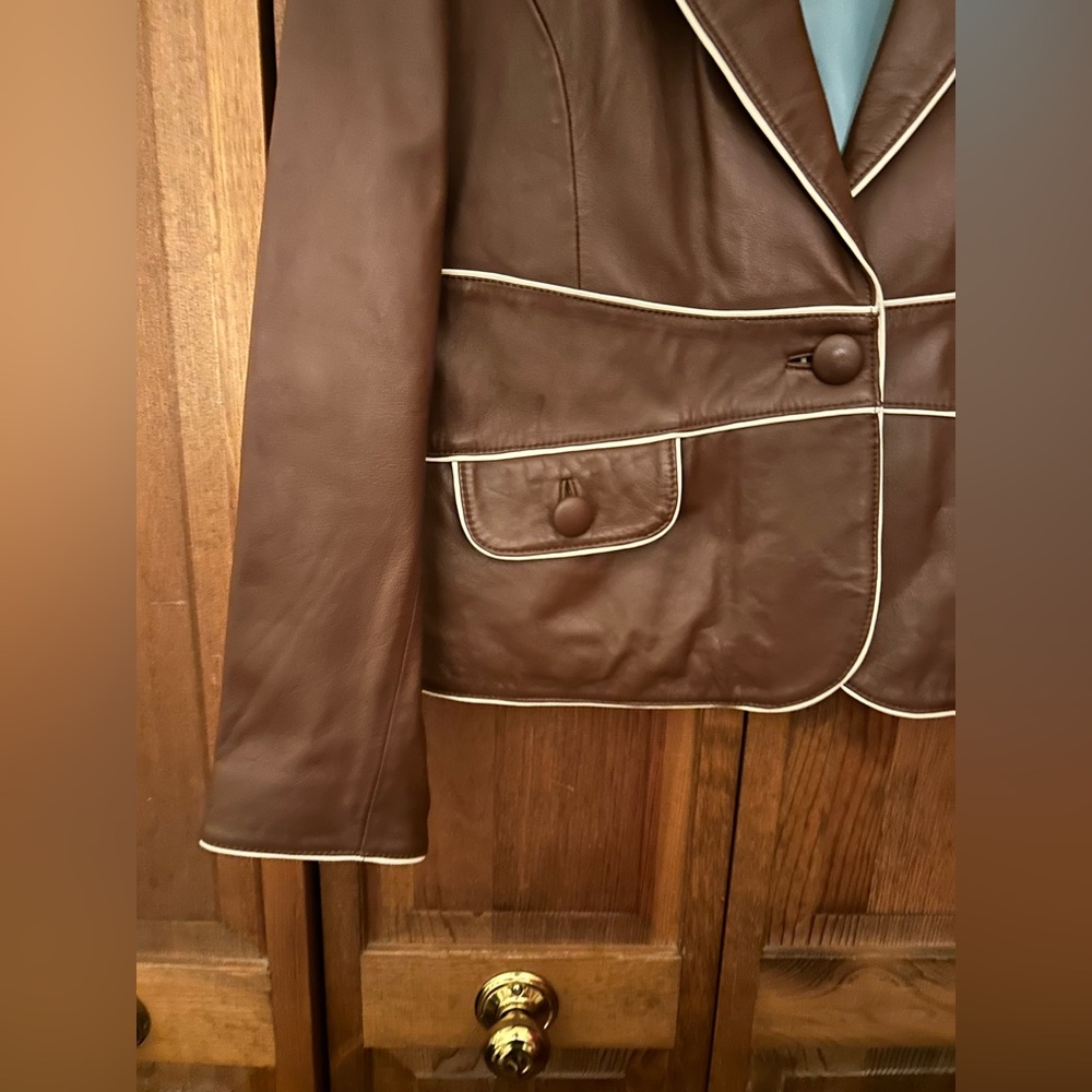 Wilson’s Leather Women’s XL Y2K Inspired Brown Leather Jacket W/ Blue Interior - Picture 2 of 16